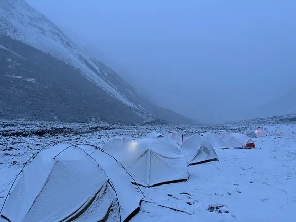 岭:徒步穿越者大撤离背后澳门新葡京入口致命冷龙(图2) 岭:徒步穿越者大撤离背后澳门新葡京入口致命冷龙(图2)